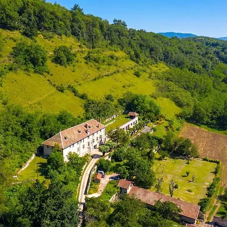 Apartment Jolie Avec Jacuzzi Pour Les Amoureux De La Nature Tullins