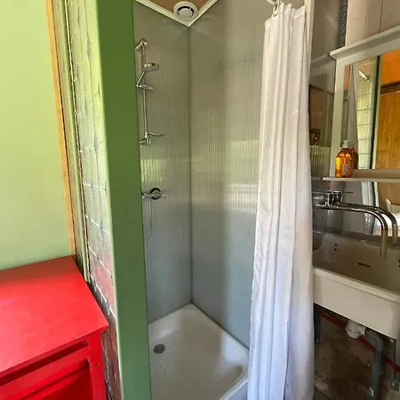 Jolie Avec Jacuzzi Pour Les Amoureux De La Nature
