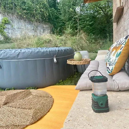 Jolie Avec Jacuzzi Pour Les Amoureux De La Nature * Tullins